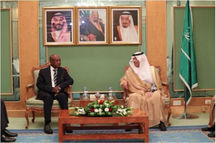 د. الغفيص يلتقي وزير العمل والإصلاح الإداري السوداني على هامش الدورة الرابعة لوزراء العمل في الدول الأعضاء بمنظمة التعاون الإسلامي