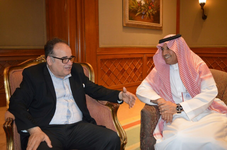 وزير العمل والتنمية الاجتماعية يلتقي وزير الشؤون الاجتماعية التونسية على هامش أعمال (مؤتمر العمل العربي) بالقاهرة